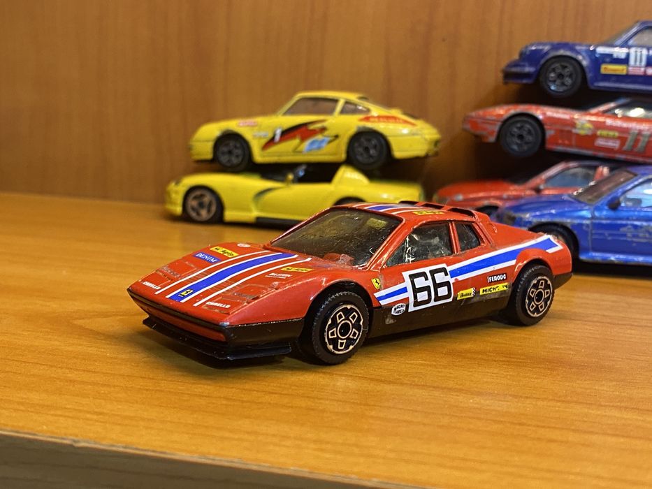 Метални колички Burago Italia