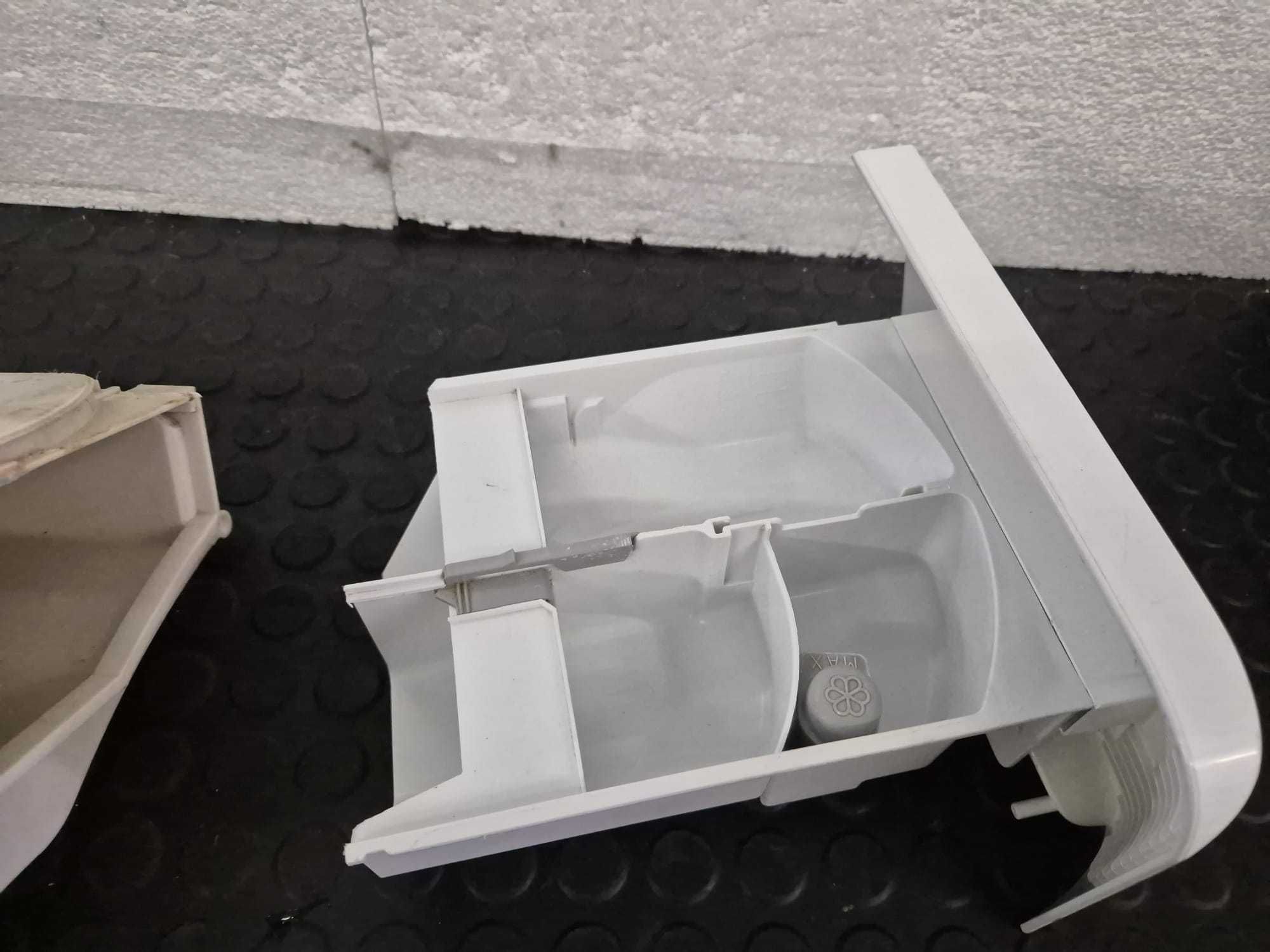Sertar detergent masina de spalat Indesit Innex BWA71252 / C44
