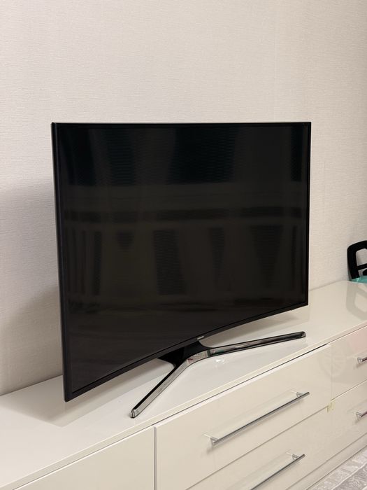 Продам Телевизор Samsung с изогнутой диагональю