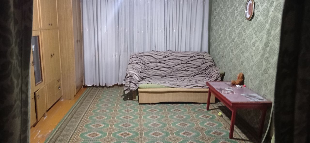 Продам просторную 3-х комнатную картиру рядом с метро Матонат