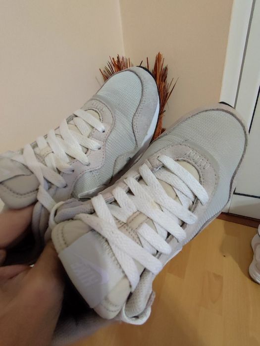 Маратонки nike uk 4 eur 37.5