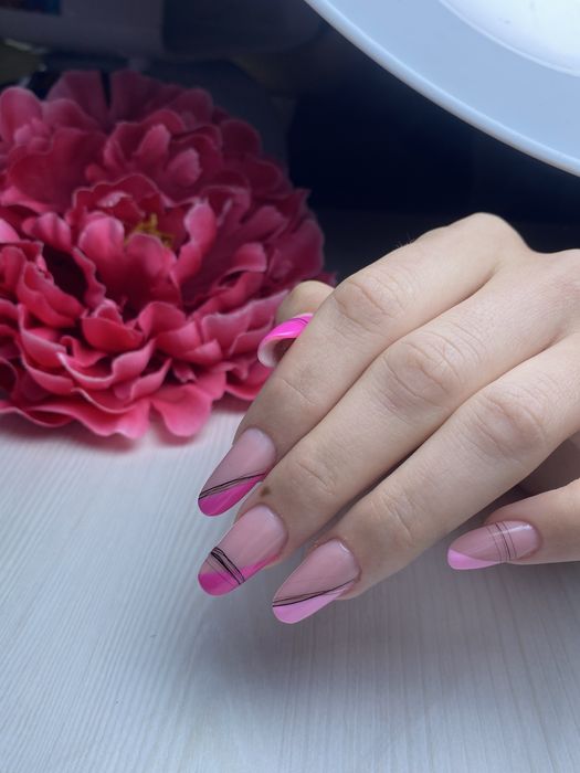 Unghii cu gel și ojă semi