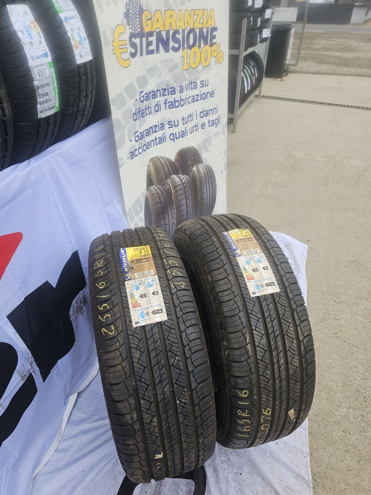 255/65R16 Michelin