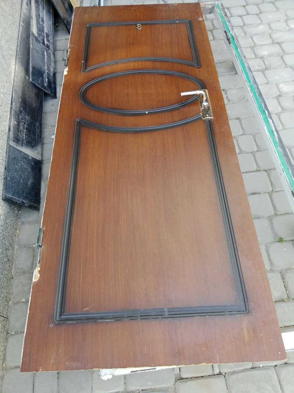 продается дверь б/у