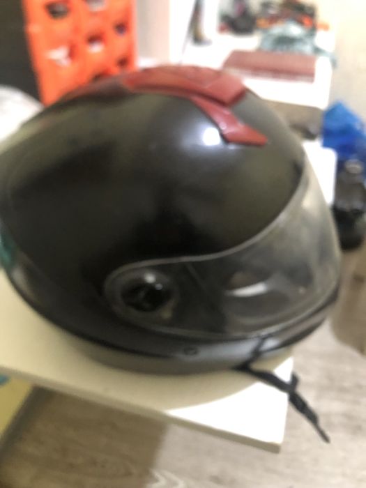 Shlem garniturasi bilan Шлем с гарнитурое