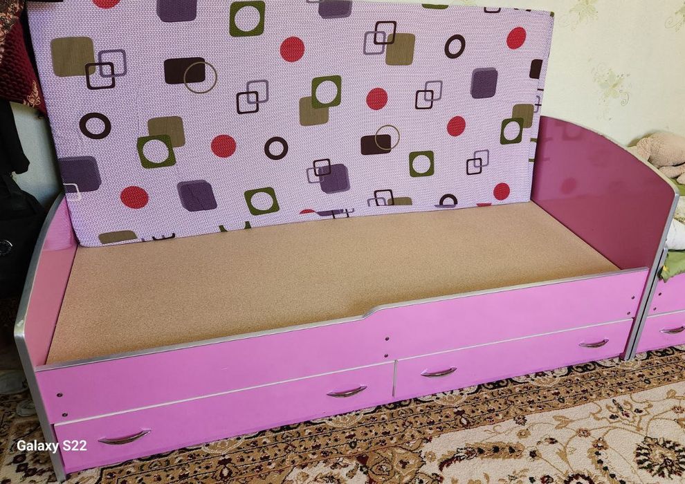 Bolalar uchun divan