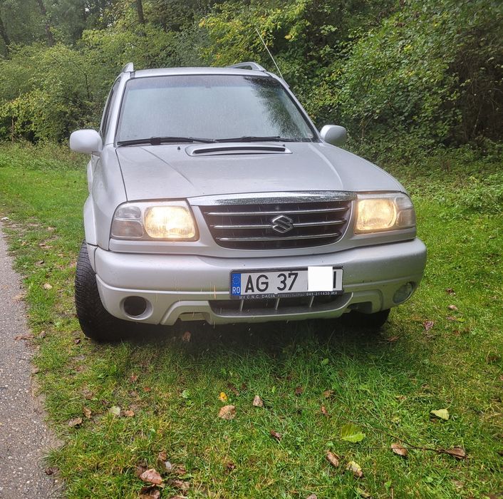 Vând suzuki grand vitara
