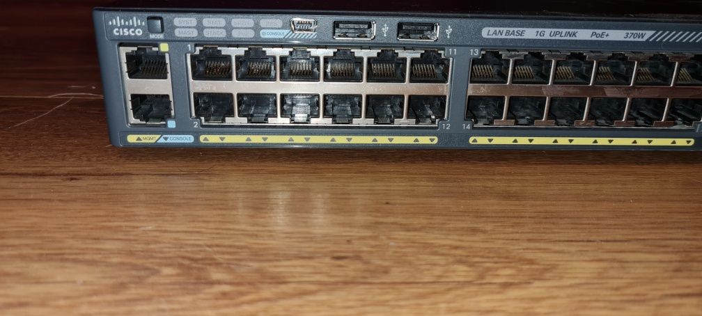 Switch Cisco WS-C2960X-48LPS-L V06