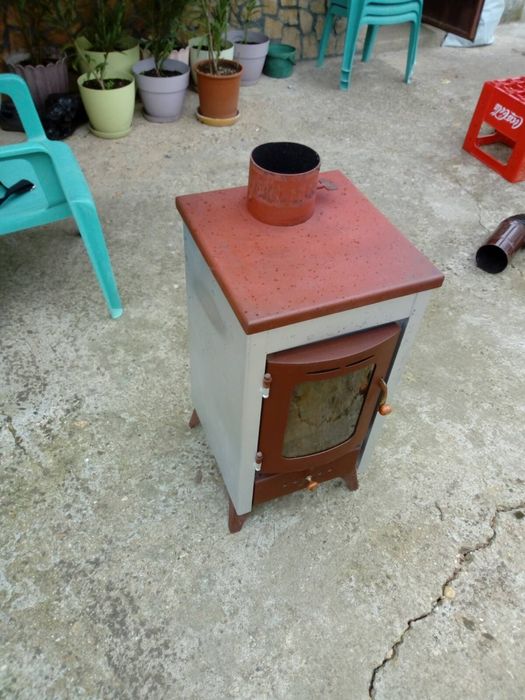 Камина на твърдо гориво