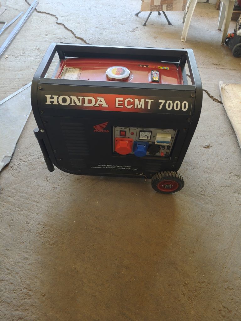 Vând generator Honda ECMT 7000 nou