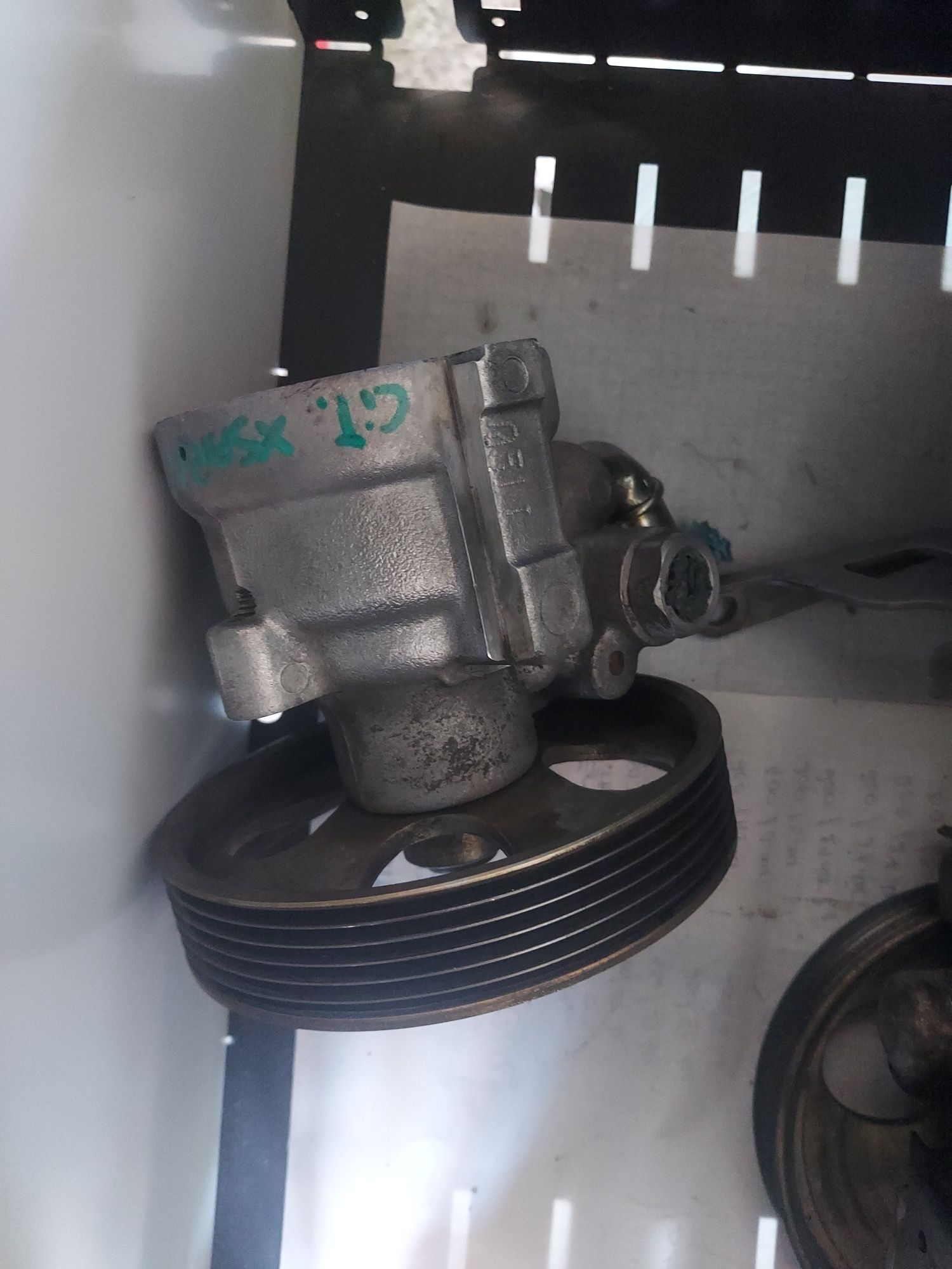 Pompa servo direcție mecanica Citroen xsara Picasso 1.6 hdi