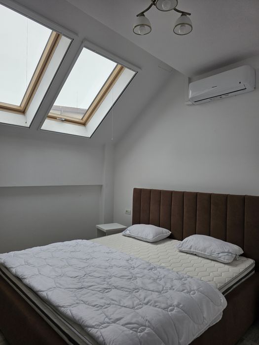 Închiriez apartament 3 Camere +2 Băi zona Ioșia