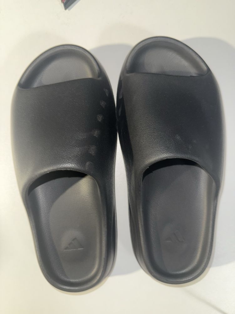Yeezy slide чисто нови
