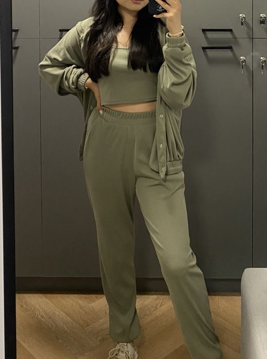 Продам спортивную тройку