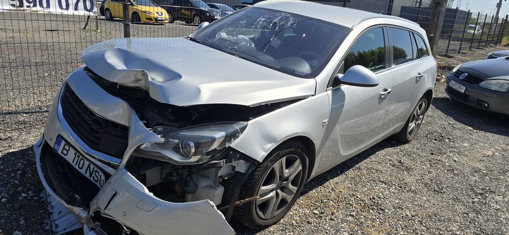 Opel insignia 2.0d 2014 avariat