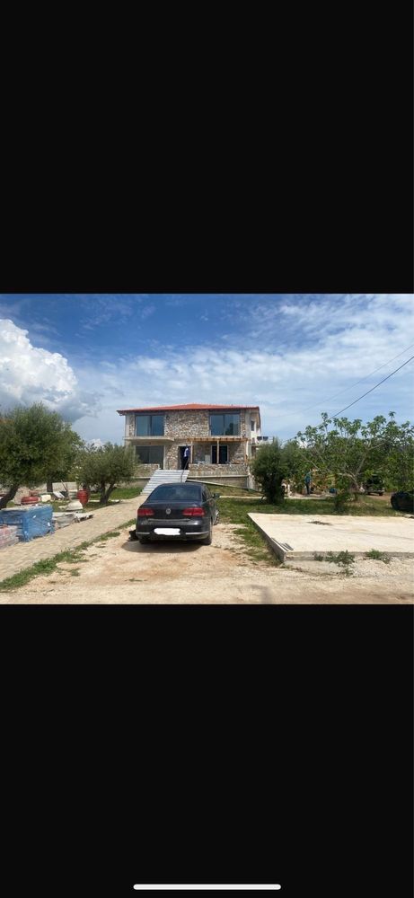 Casă în construcție în Grecia