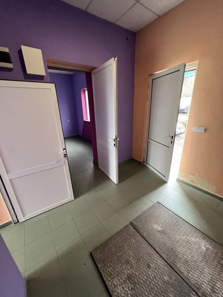Продава се Магазин в Велико Търново, Център - 130 кв.м за 824 €/кв.м - Снимка #3