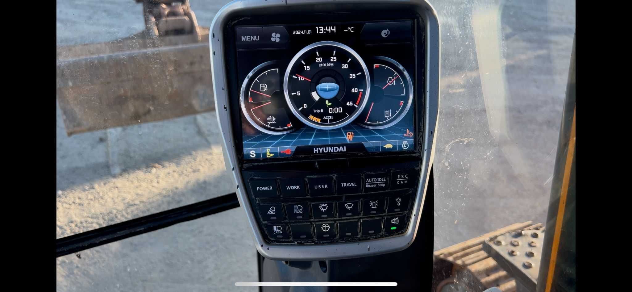Hyundai HX 130 LCR