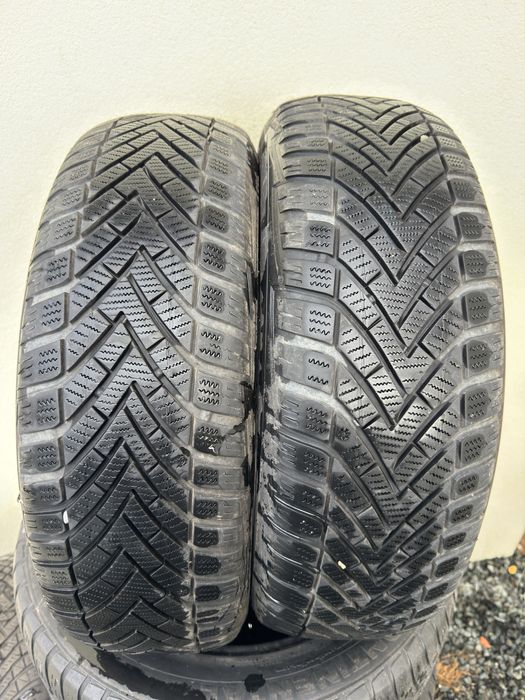 Set 2 anvelope 195 65 r15 vredestein de iarna