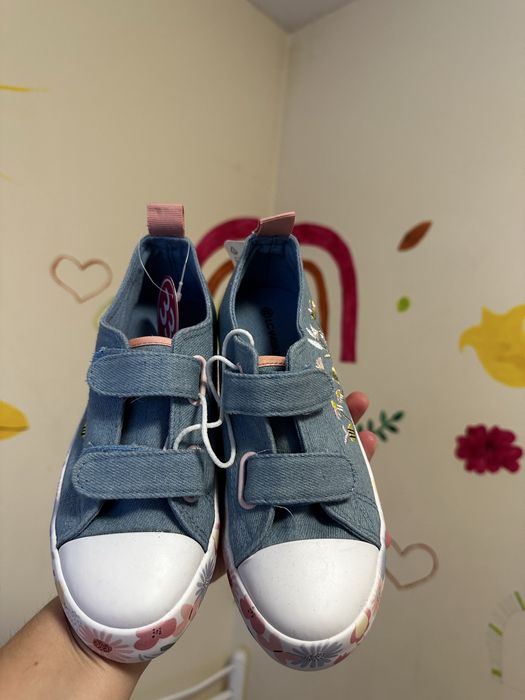 Детски обувки, нови с етикет