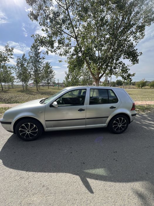 VW Golf 4 • 1.4 benzină • 2002 • Germania • Cârlig