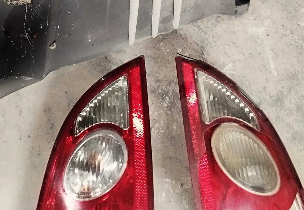 Chrysler Crossfire предни калници 2бр ,километраж ,стопове и др. части