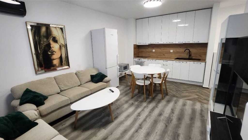 Дава се под наем Двустаен апартамент в София, Хладилника - 65 кв.м за 799 € - Снимка #2