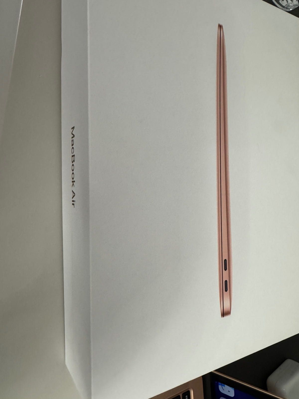 MacBook Air 13-inch 256gb ssd