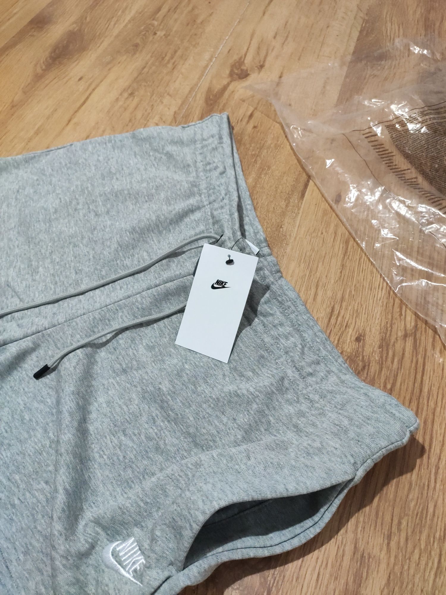 Pantaloni scurți de damă Nike bumbac mărimea L