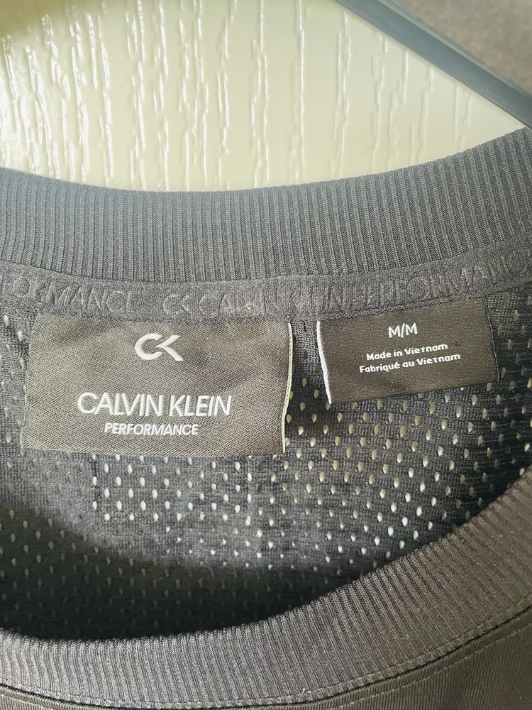 Calvin Klein спортен топ