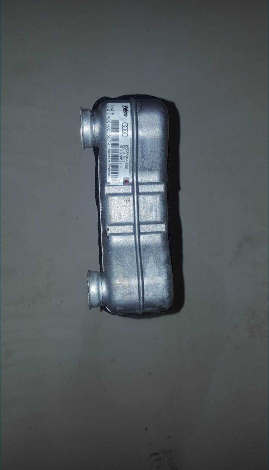 Aripa dreapta in fata si radiator Audi A4