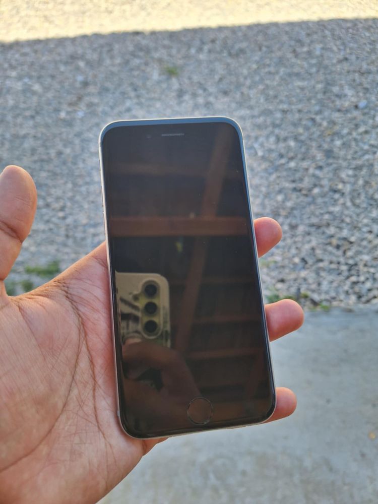 Продавам iPhone 6s 100% health