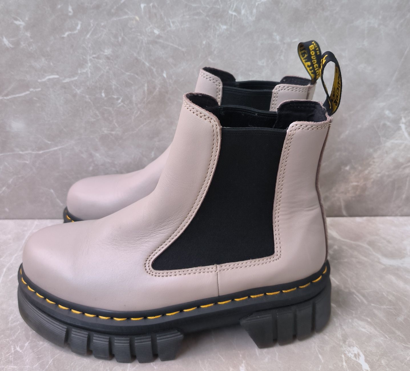Dr. Martens Chelsea Boots номер 40