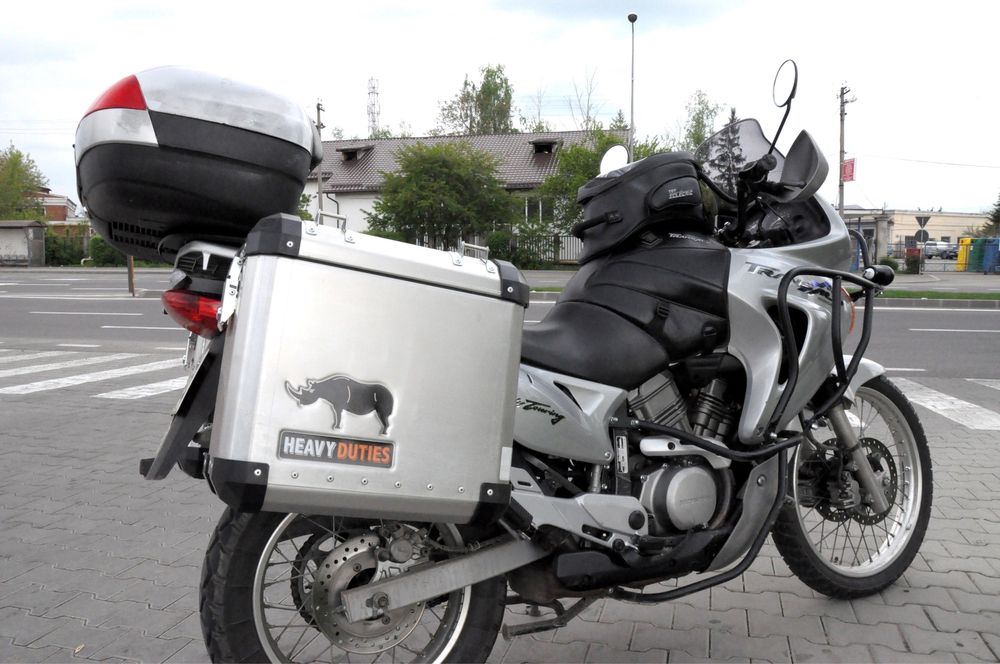 Honda Transalp 650, complet accesorizată, stare foarte bună