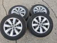 Джанти с летни гуми 185/65 R15 и тасове за Рено Клио 5
