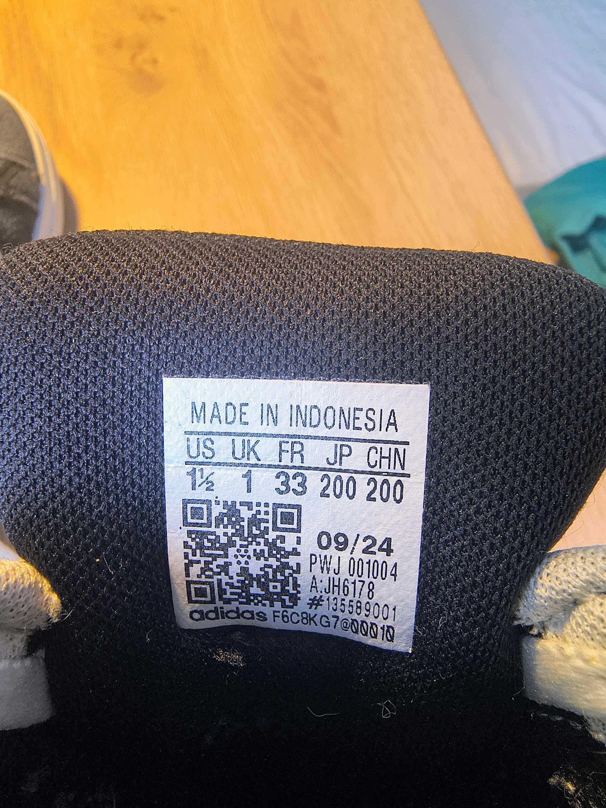 Детски велурени кецове Adidas
