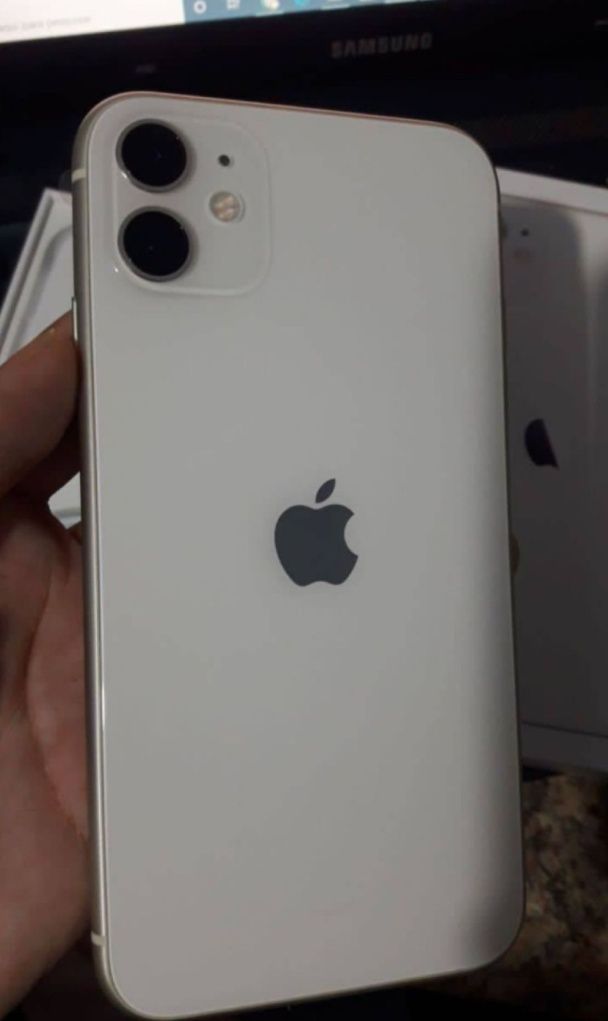 Продам iPhone 11