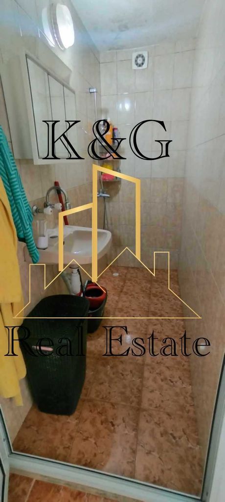 Продава се Къща в Разград, Център - 79 кв.м за 1356 €/кв.м - Снимка #6