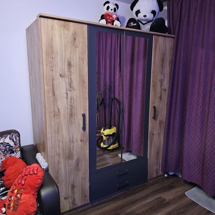 Dulap, detalii la numarul de telefon