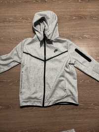 Nike Tech Fleece Light Grey
