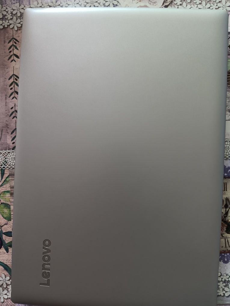 Лаптоп Lenovo -Intel Core i3