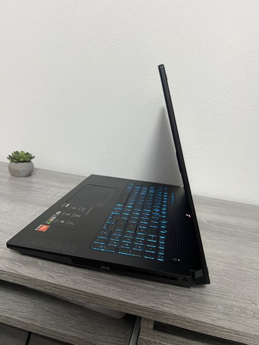 Laptop Gaming ASUS TUF A17/Ryzen 9/RTX 4060 / 16GB DDR5 / 1 TB/ 144Hz.