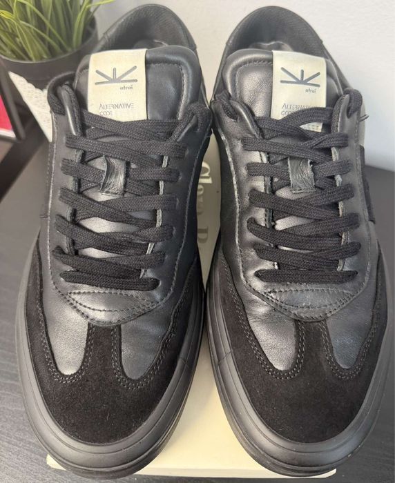 Мъжки спортни обувки от естествена кожа