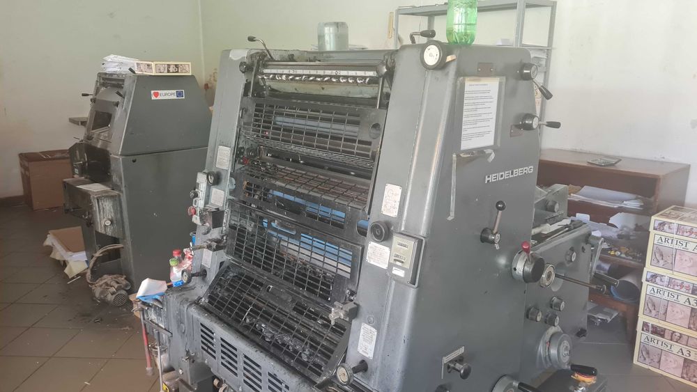 Dam în chirie spațiu comercial și tipografie