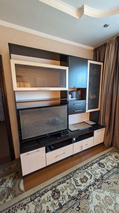 Продам горку для зала в хорошем состоянии!