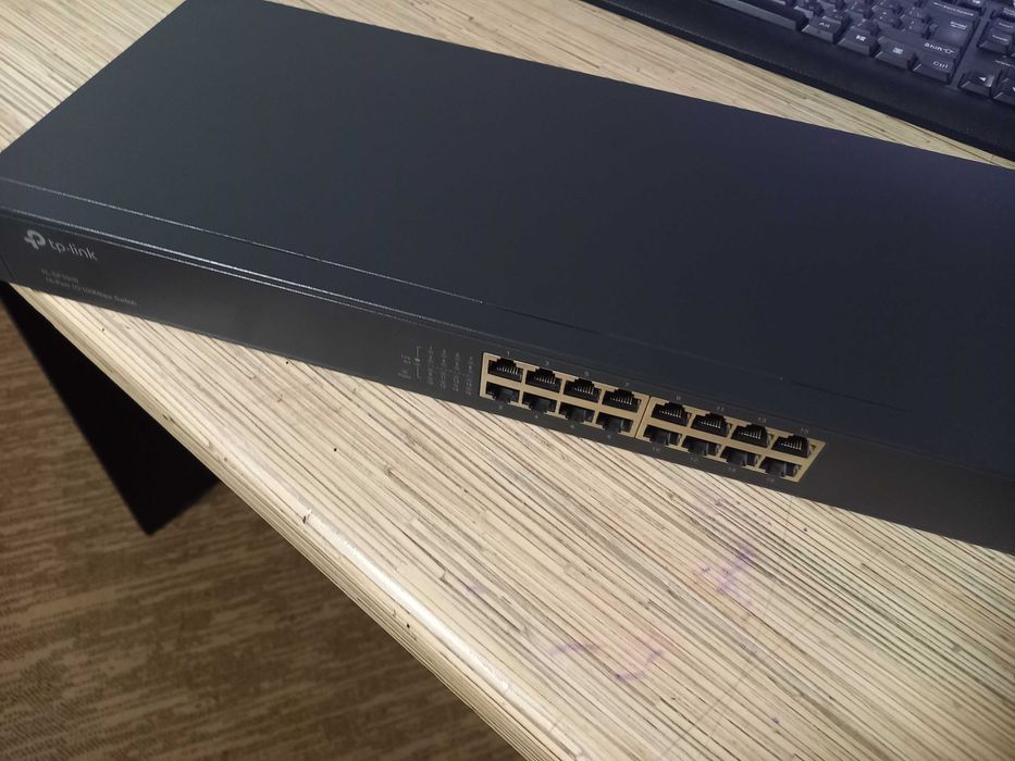 Коммутатор (Switch) TP-Link 16 портов