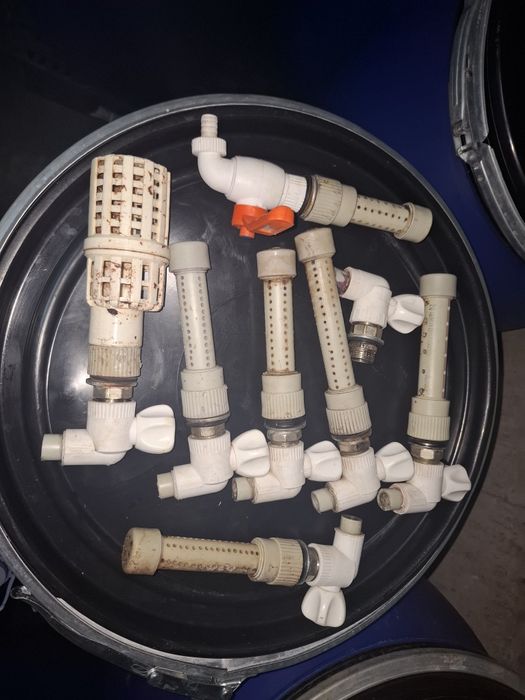 Продавам канелка за бидон 1/2