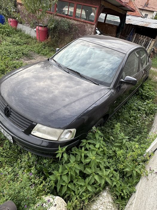 Vând Volkswagen Passat