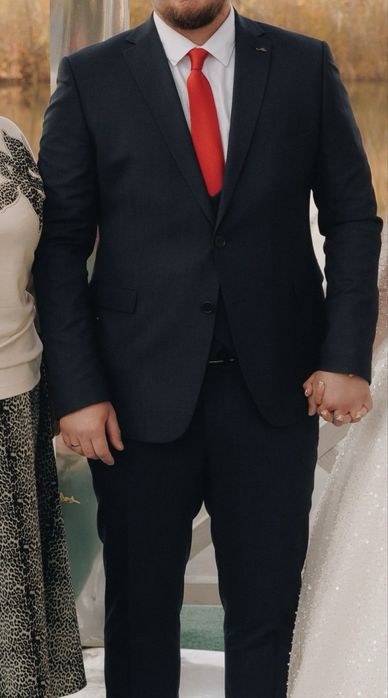 Продам мужской костюм тройку