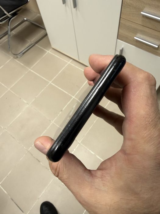 Oppo F7 4/64gb - отличен